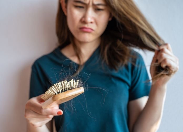 How to Stop Hair Fall Naturally